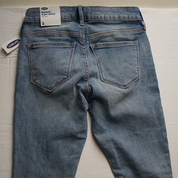 Women's Mid Rise Skinny Jeans, Light Wash, Size 2 - Picture 10 of 11